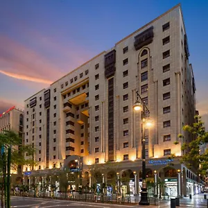 Golden Tulip Al Shakreen Отель